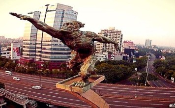Cerita Bung Karno Menjual Mobil Demi Membangun Patung Pancoran