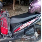 Bawa tas, pemotor ini ditilang polisi Cirebon & dimintai Rp 250 ribu
