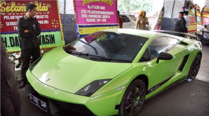 Ahok: Anggota DPRD Tak Punya NPWP Tapi Naik Lamborghini